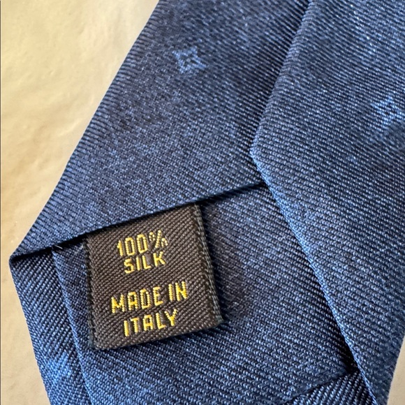 Louis Vuitton Navy Designer Silk Tie -NWT - Picture 10 of 10